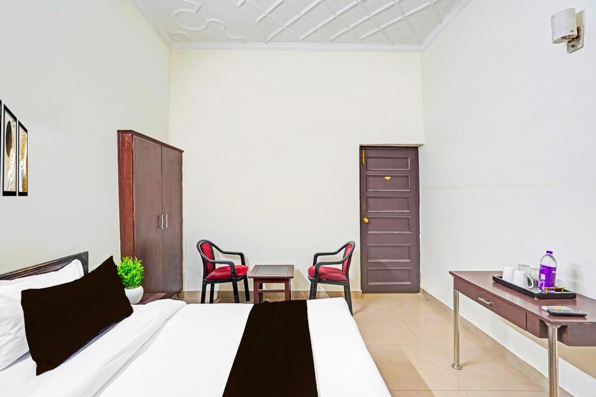 Hotel Super Collection O Race Course Dehradun Esterno foto