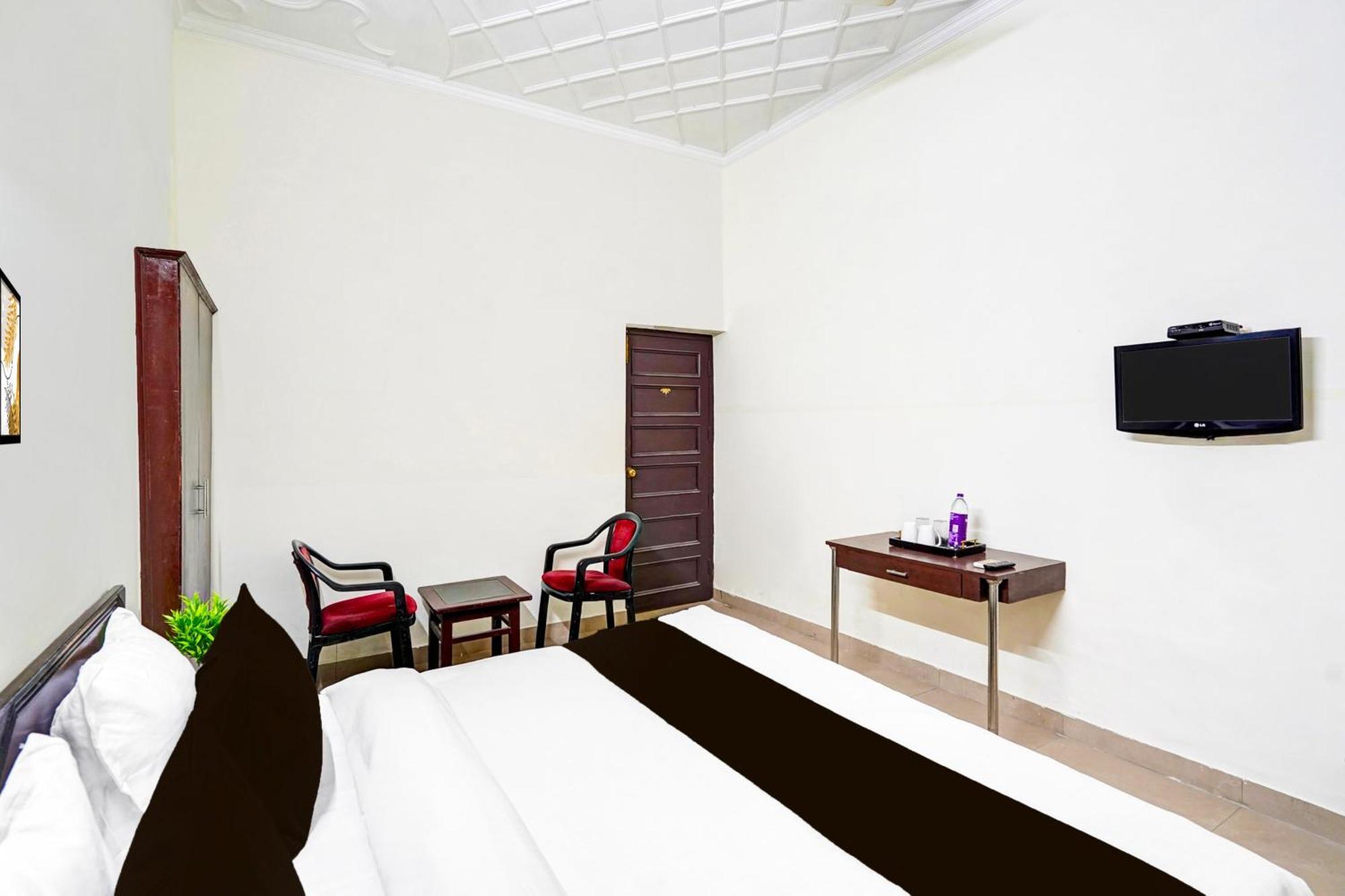 Hotel Super Collection O Race Course Dehradun Esterno foto