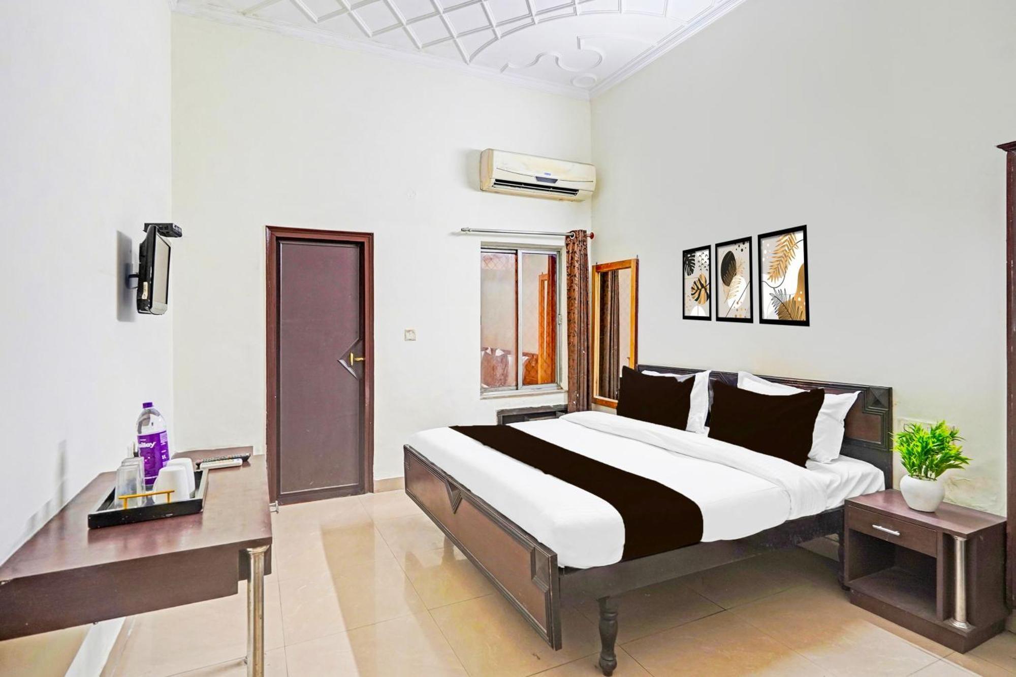 Hotel Super Collection O Race Course Dehradun Esterno foto