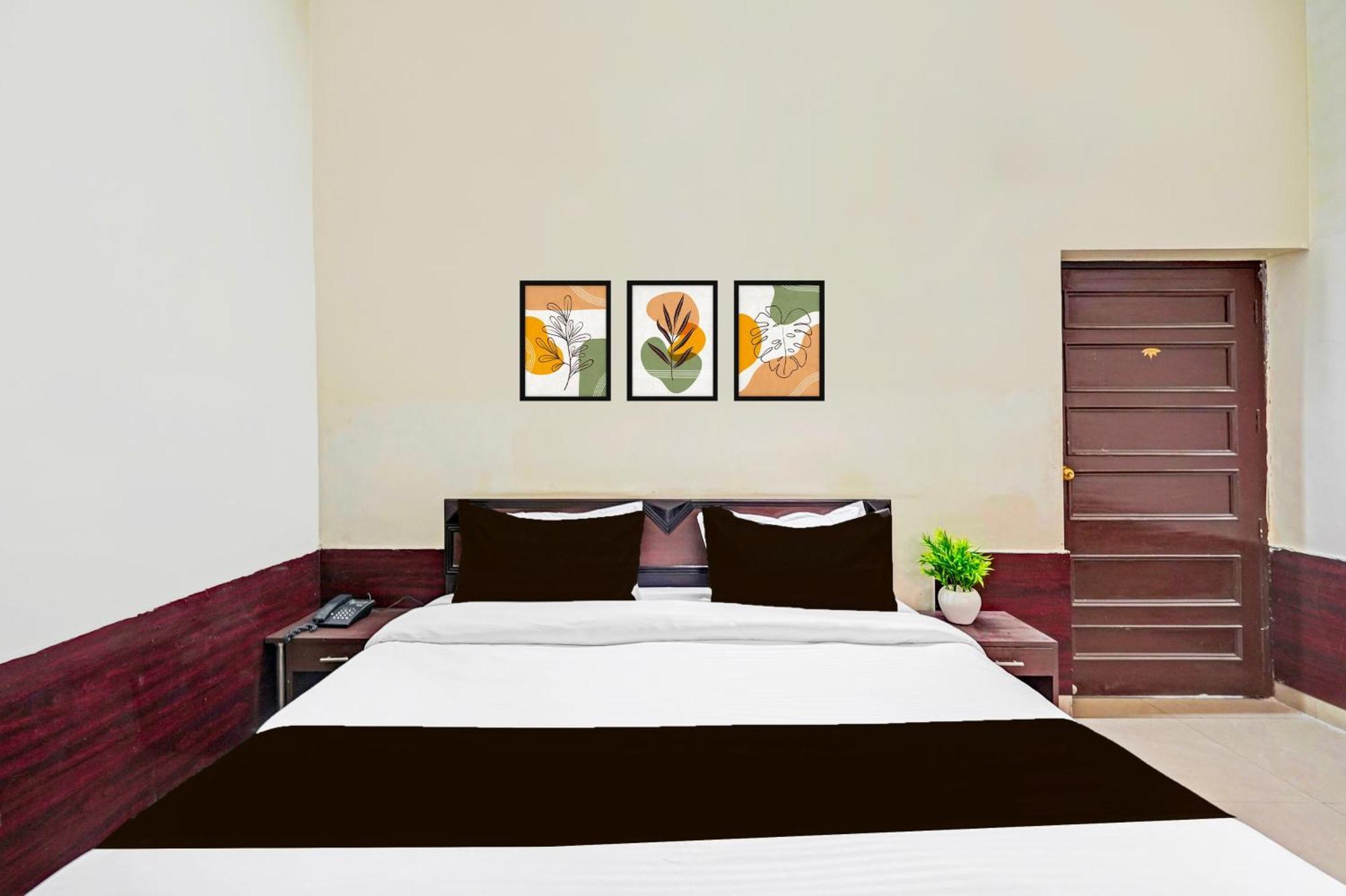 Hotel Super Collection O Race Course Dehradun Esterno foto